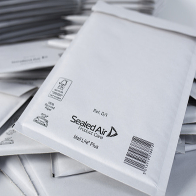 500 X B/00 (120x210mm) White Mail Lite Bubble Lined Padded Peel & Seal